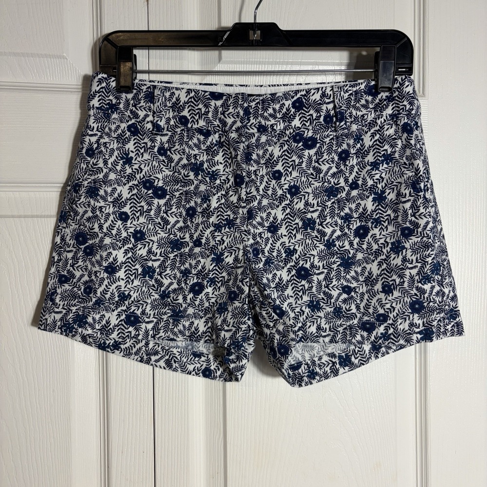 J Crew Factory Chino Shorts Women 2 Blue White Floral Print 100% Cotton 3.5 inch - Picture 2 of 9